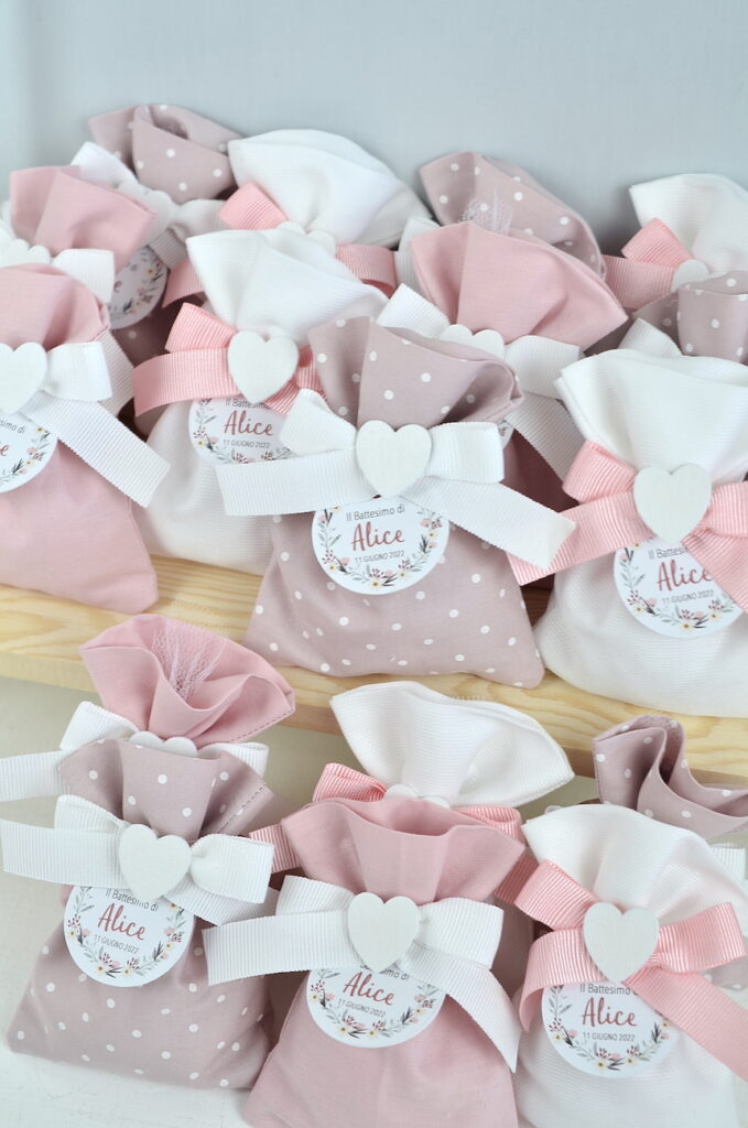 Sacchetti Portaconfetti con Cuore in Legno